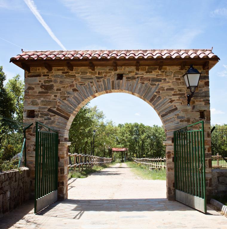 Apartamentos Turisticos Las Carballedas Rabanal del Camino Exterior photo